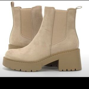 HOST PICK! NEW Madden Tiana Chelsea Boots Dark Taupe Size 8